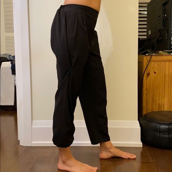 Versatile and unique pants - Picture 4 of 6